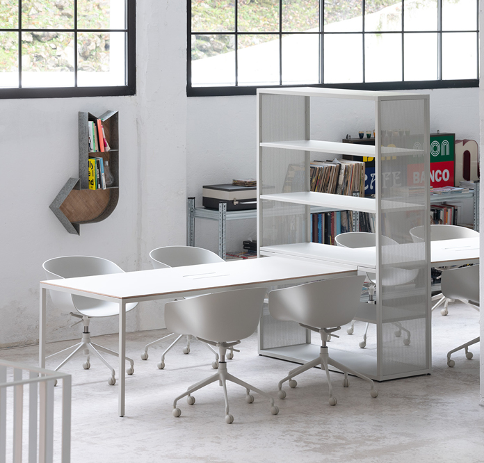 Dry table bookshelf 